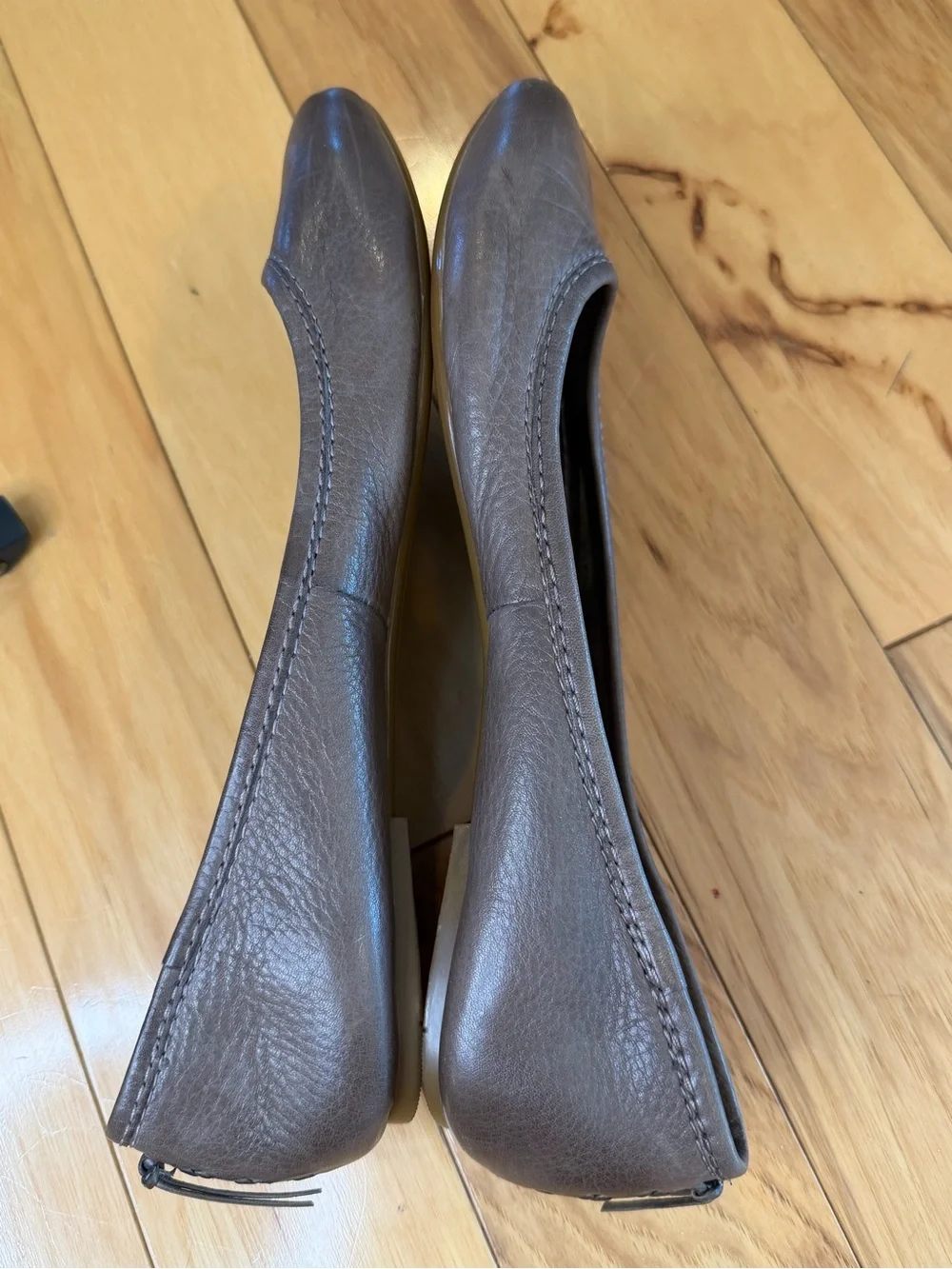 FRYE Regina Grey Leather Pointed Toe Ballet Flats Whipstitch Back Heel Tie 7.5